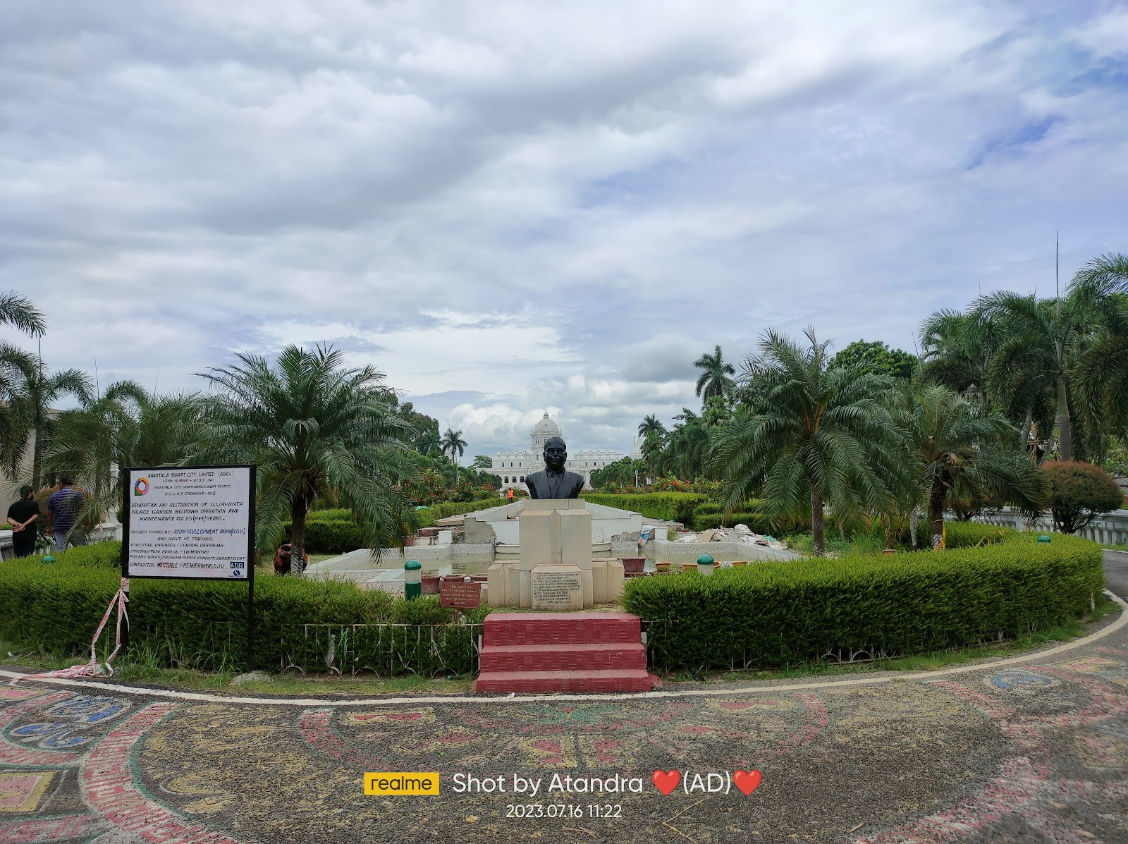 Kunjaban Palace Gardens