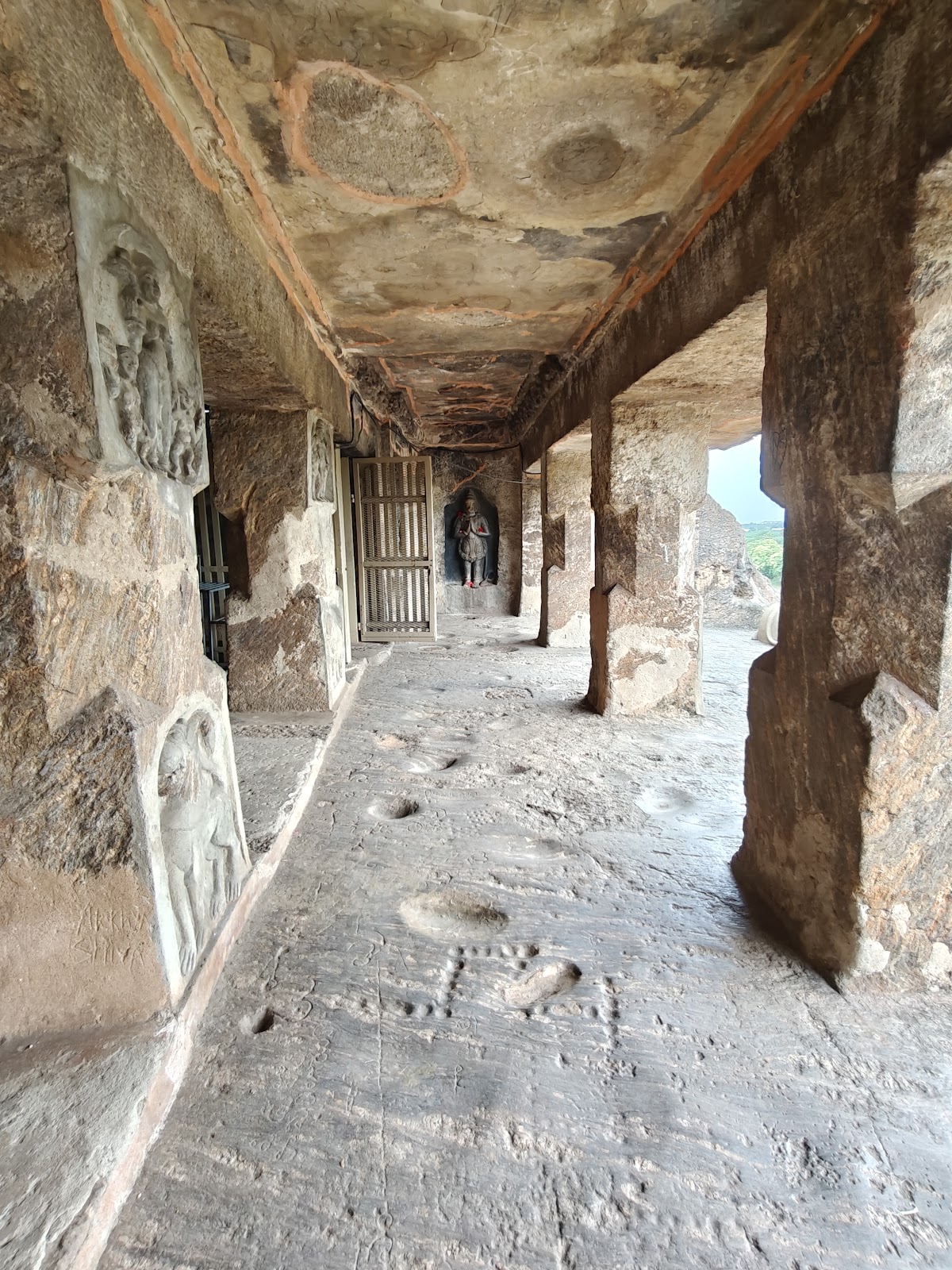 Undavalli Caves