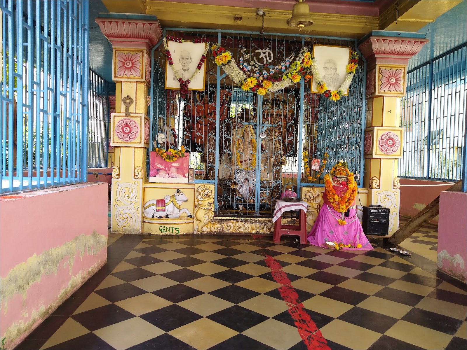 Sri Satya Sai Baba Samadhi Puttaparthi