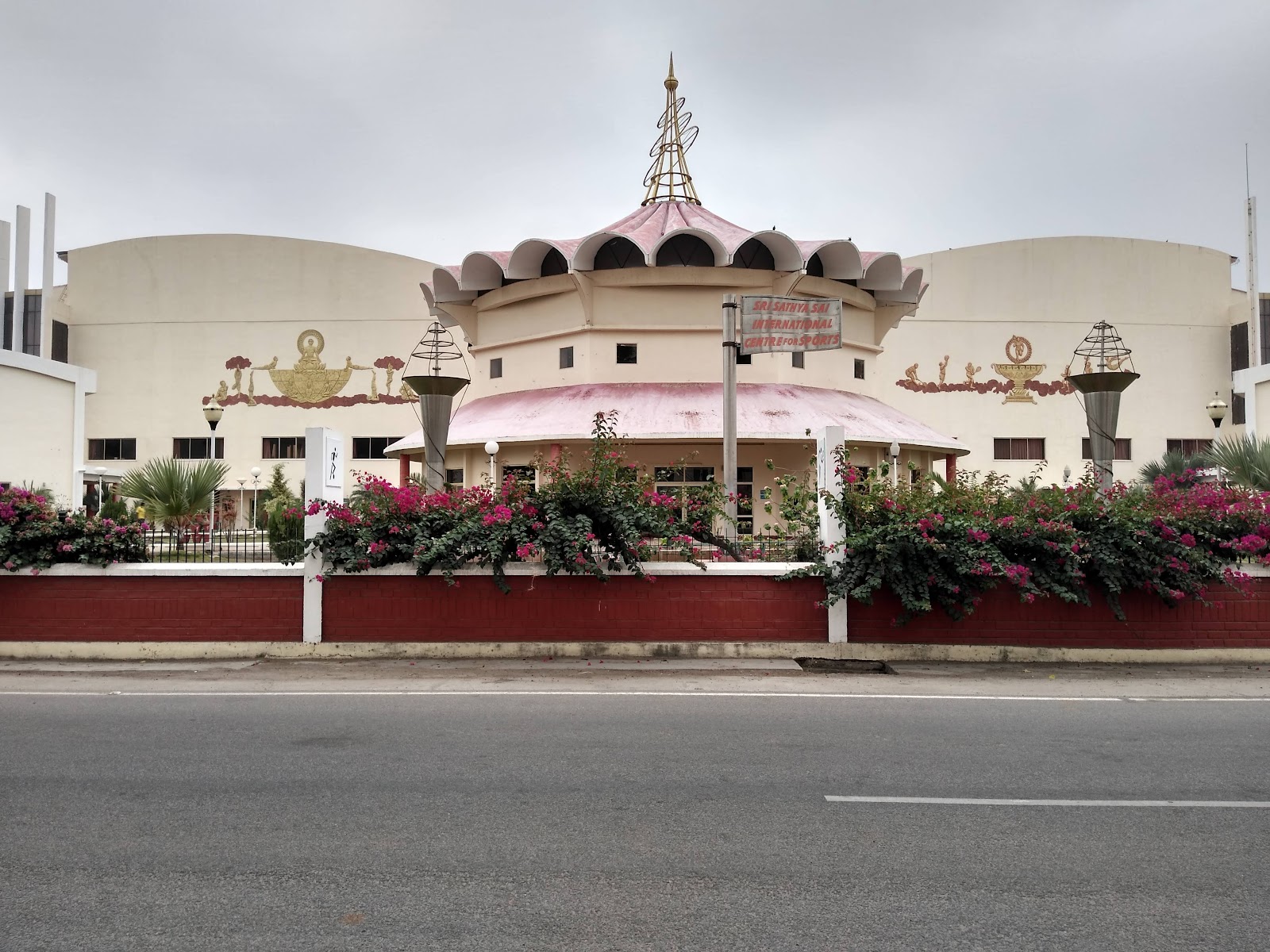 Sri Satya Sai Baba Samadhi Puttaparthi