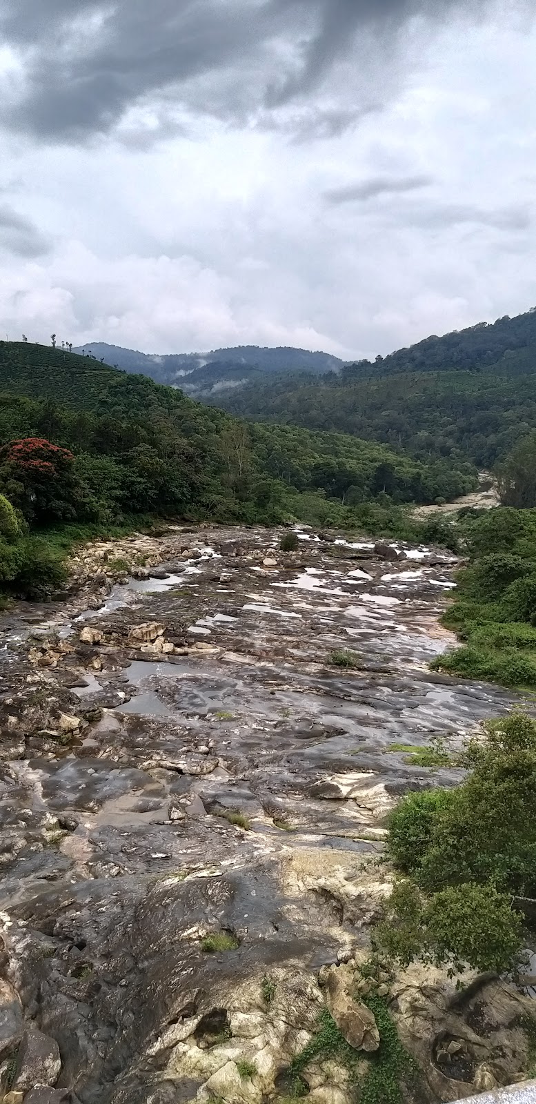 Sholayar Dam and Reservoir
