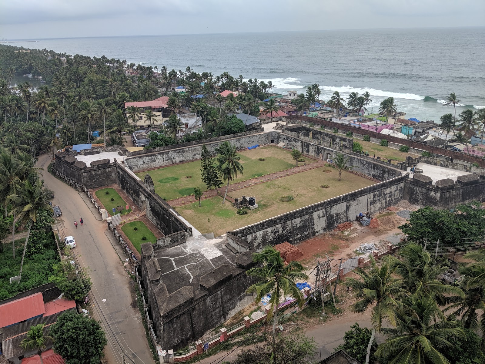 Anchuthengu Fort