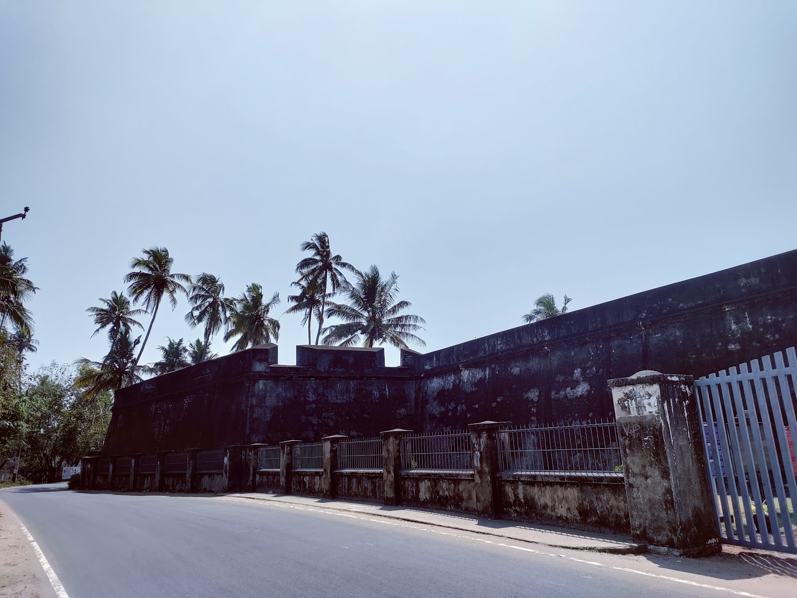 Anchuthengu Fort