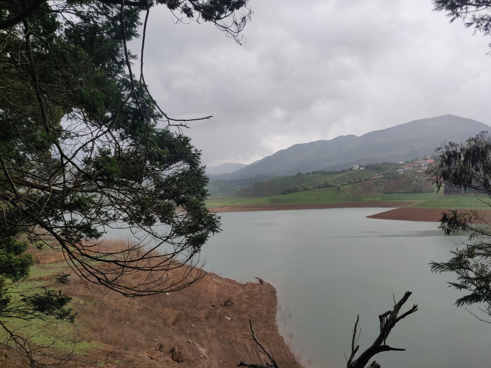 Avalanche Lake - A Serene Getaway in Tamil Nadu