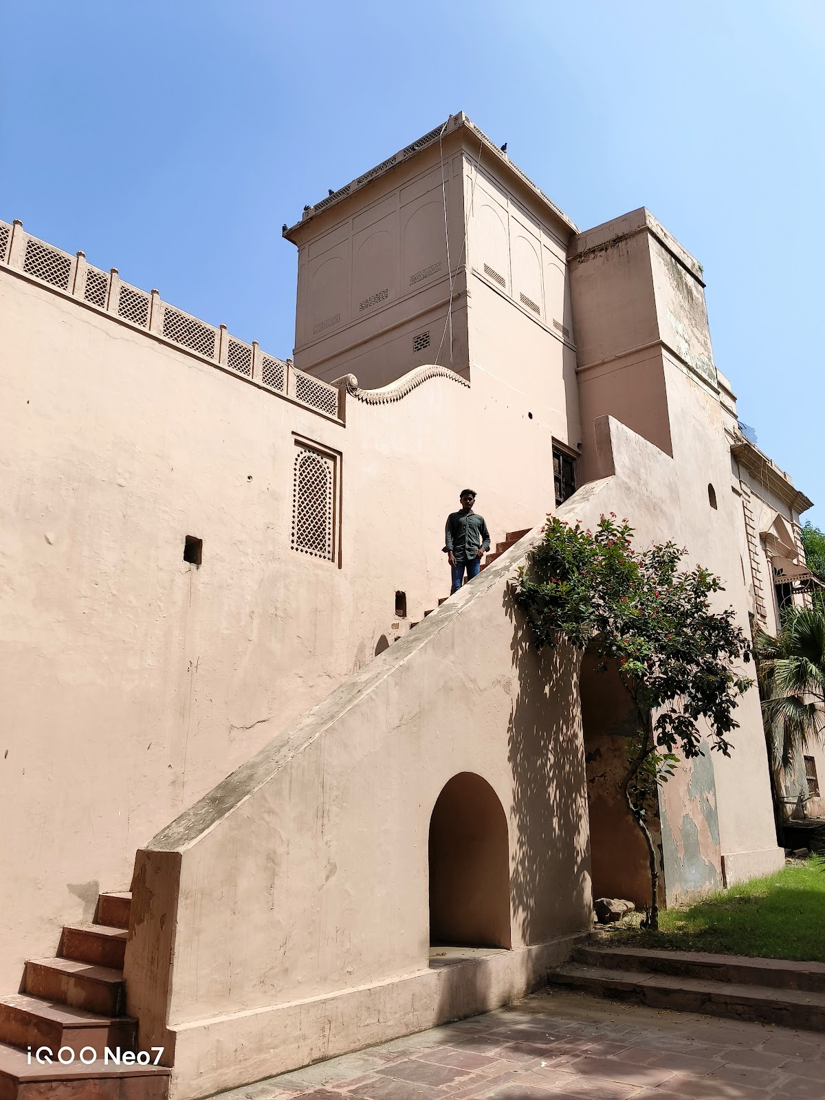 Raja Nahar Singh Palace