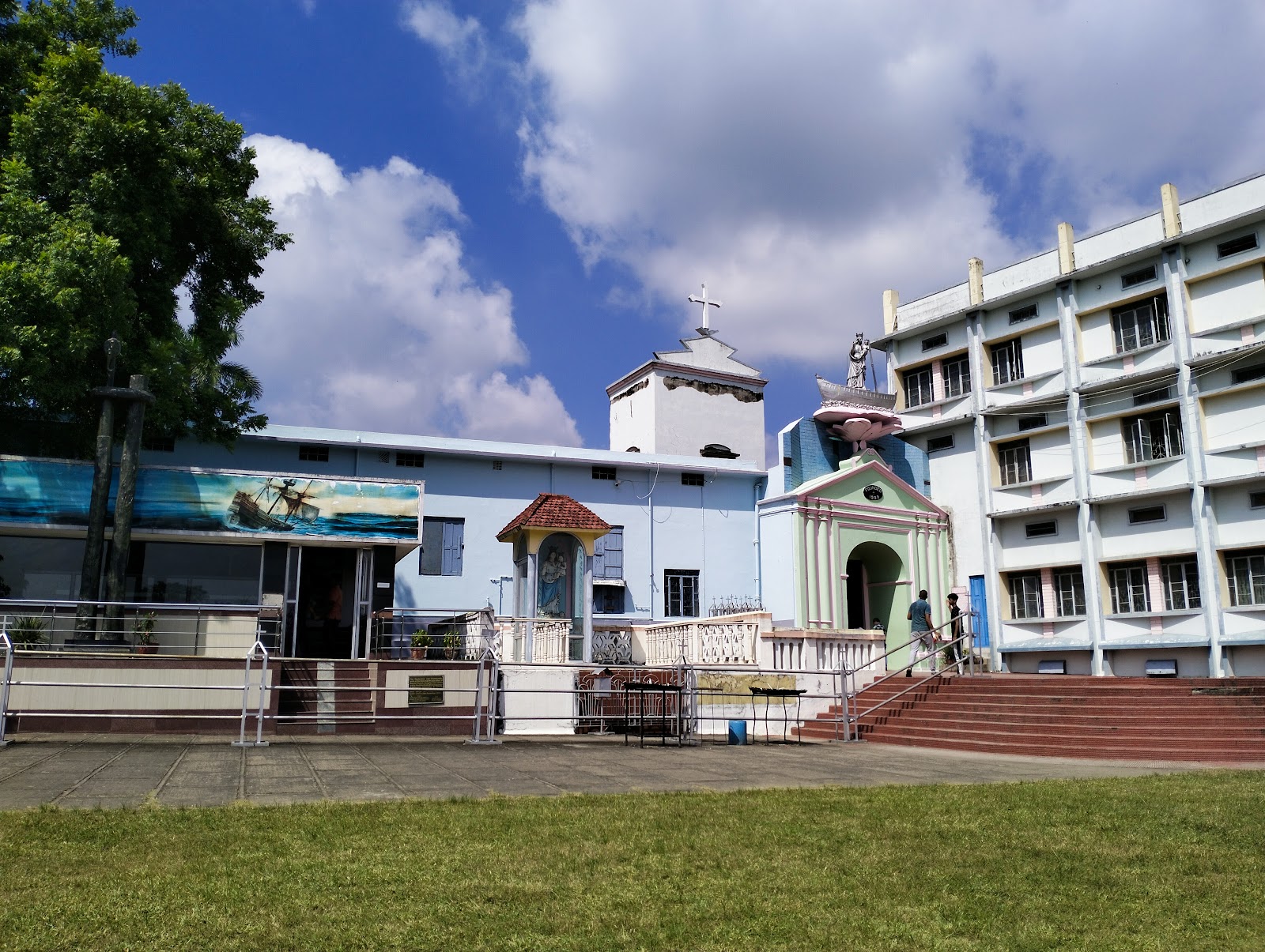 Basilica of the Holy Rosary Bandel