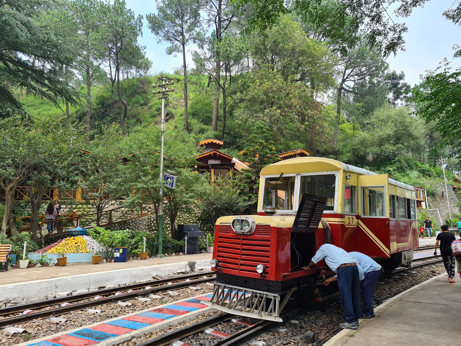 Barog Railway Station
