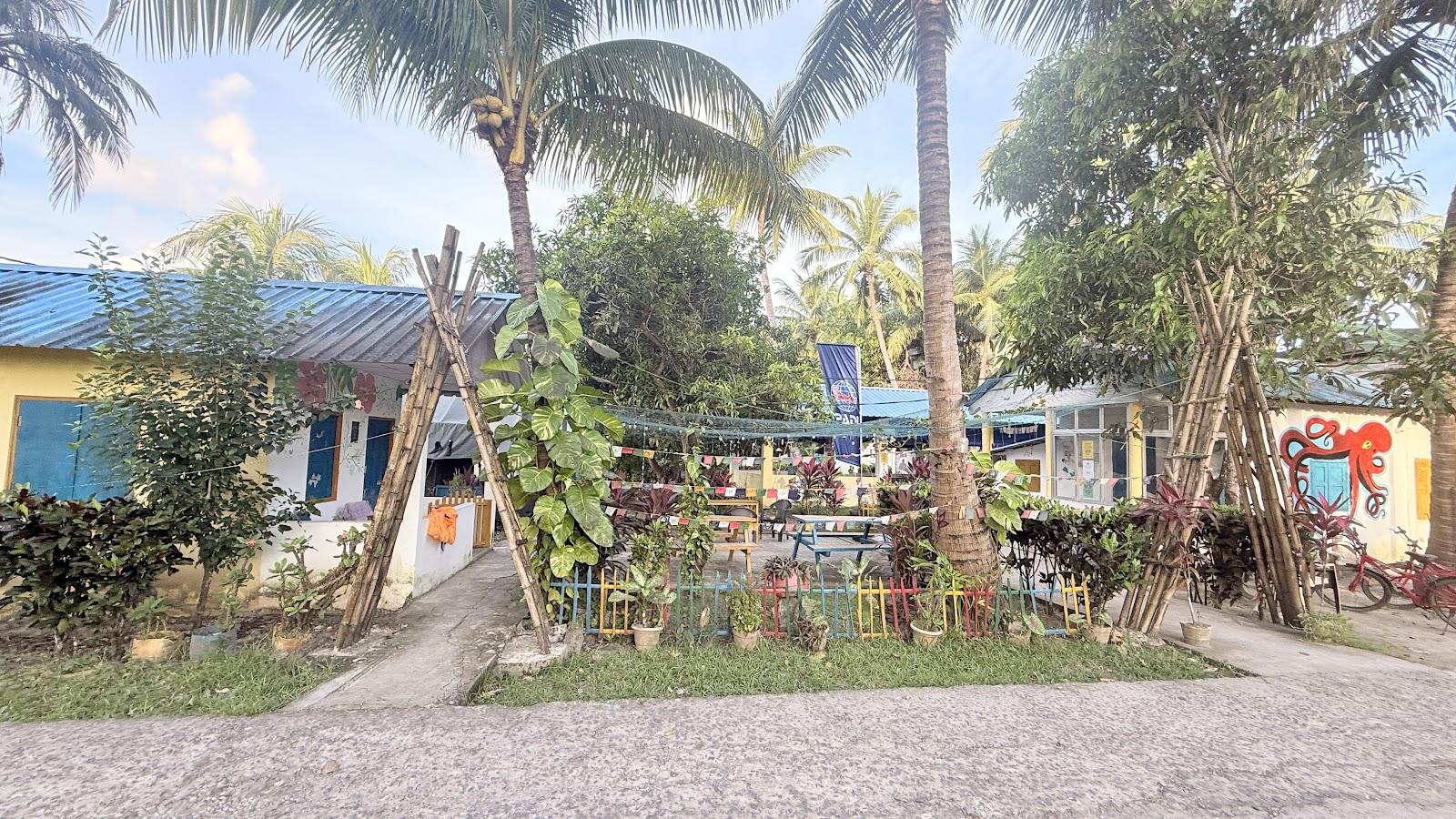 Manta Ray Cleaning Station