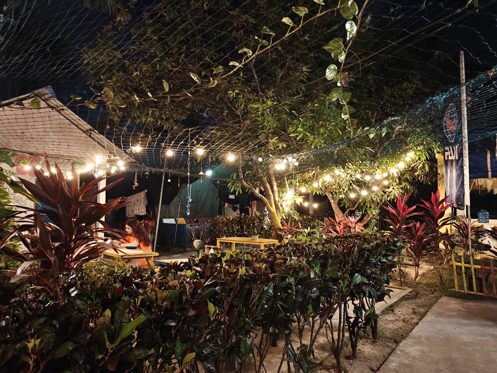 Manta Ray Cleaning Station