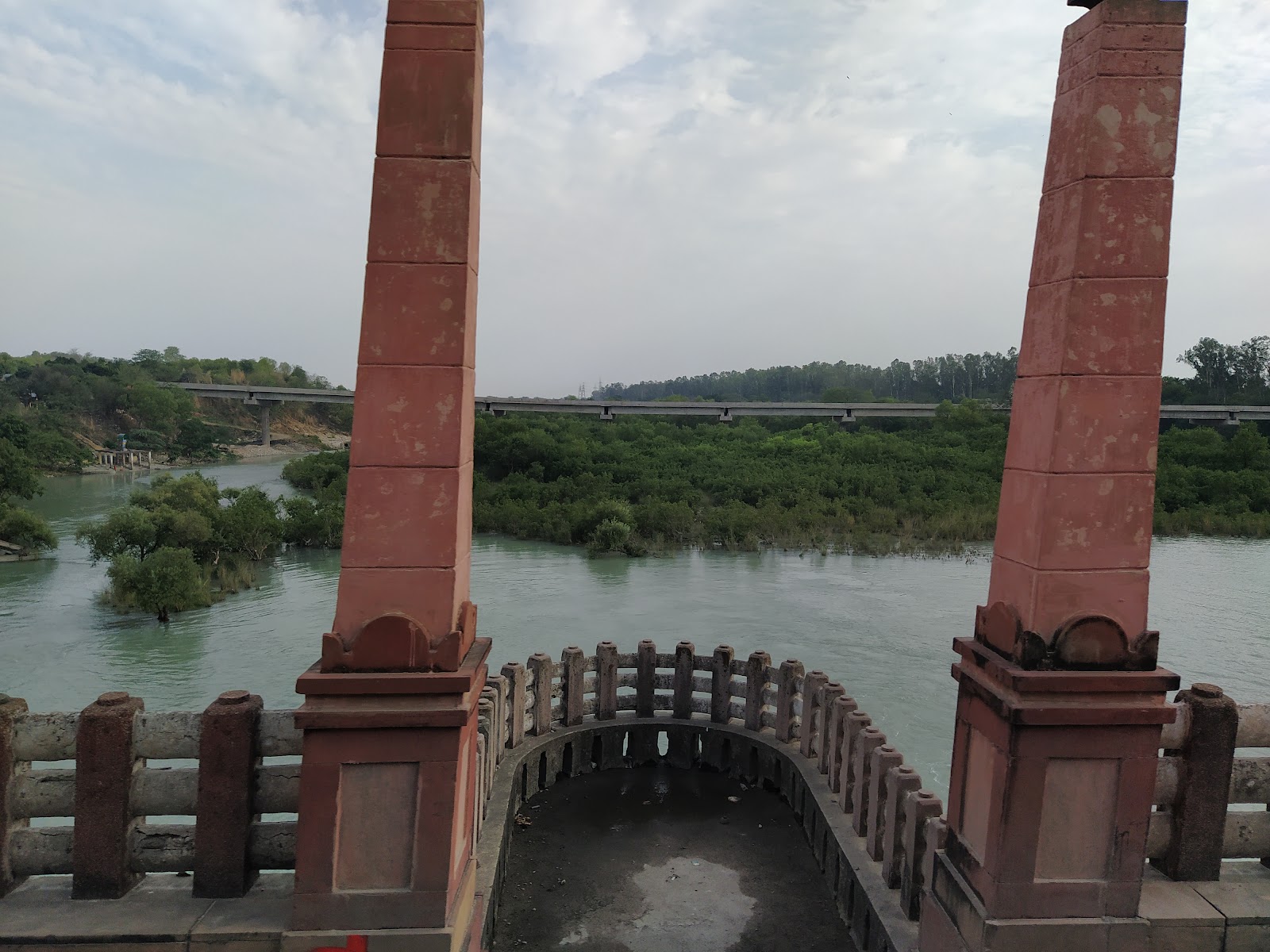 Dam Viewpoint and Garden