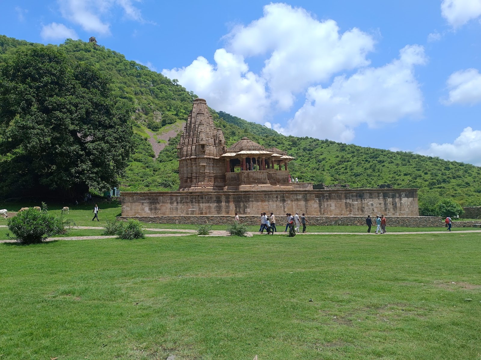 Bhangarh Fort Gardens