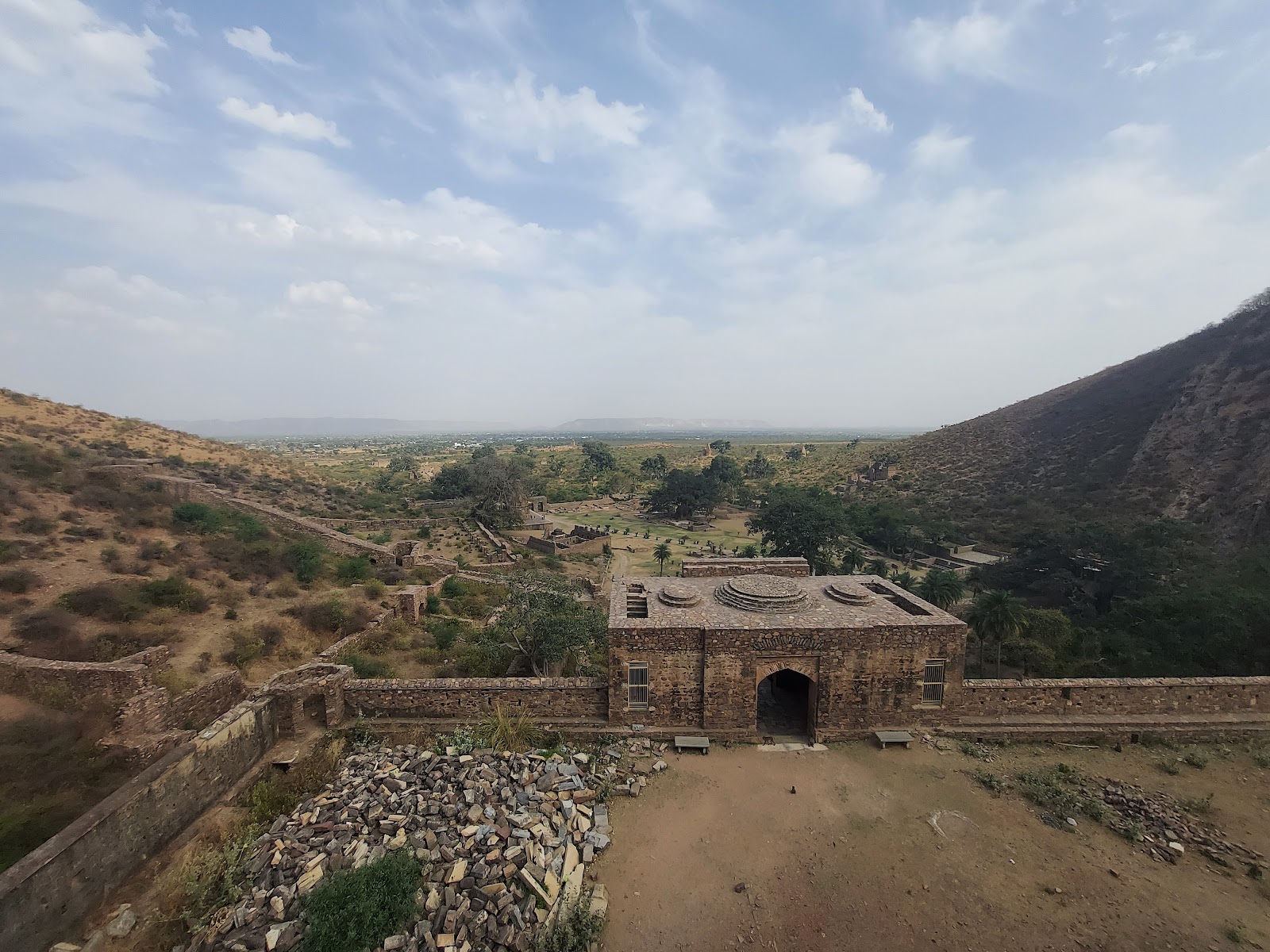 Bhangarh Fort Gardens