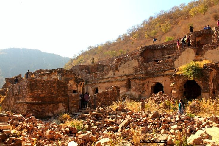 Bhangarh Fort Gardens