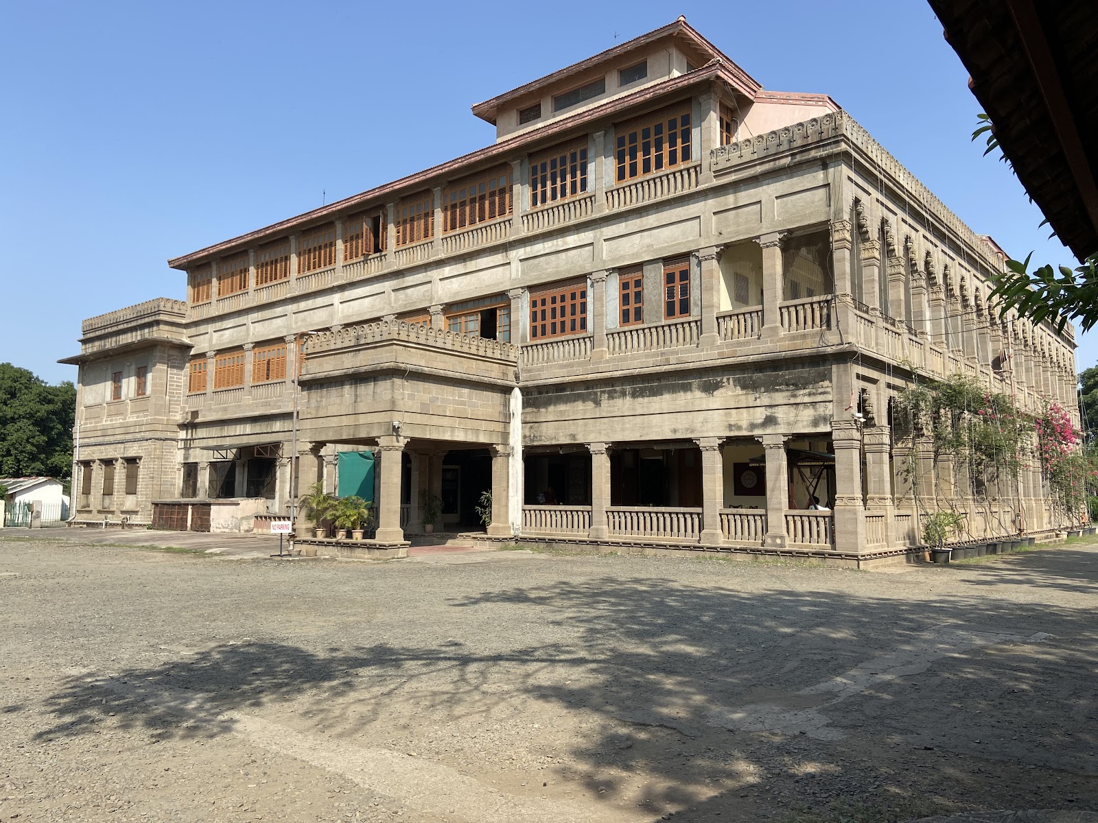 Nilambag Palace