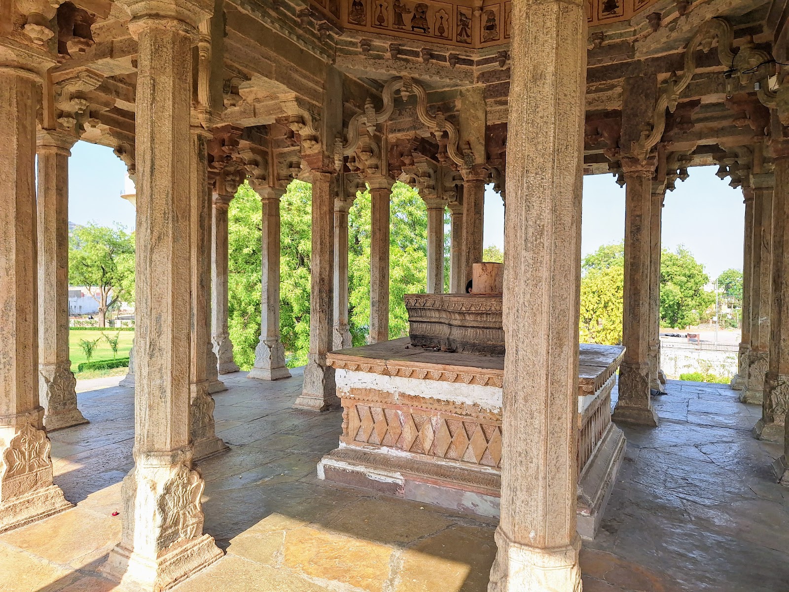 84 Pillared Cenotaph