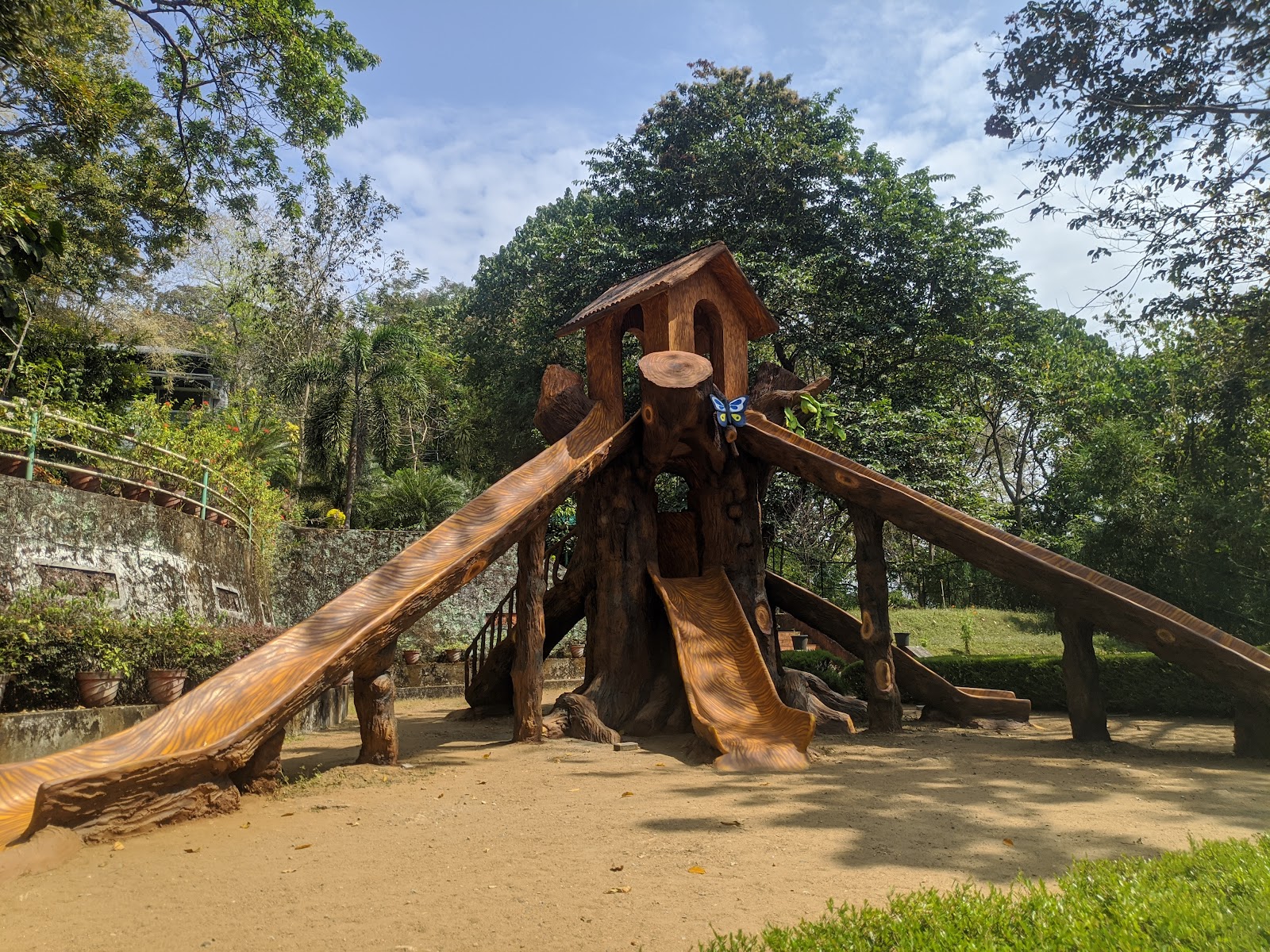 Thumboormuzhi Dam and Garden