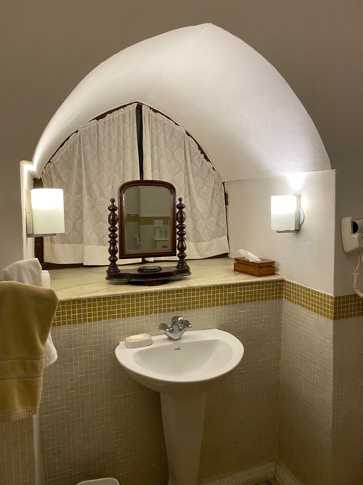 Neemrana Fort Palace