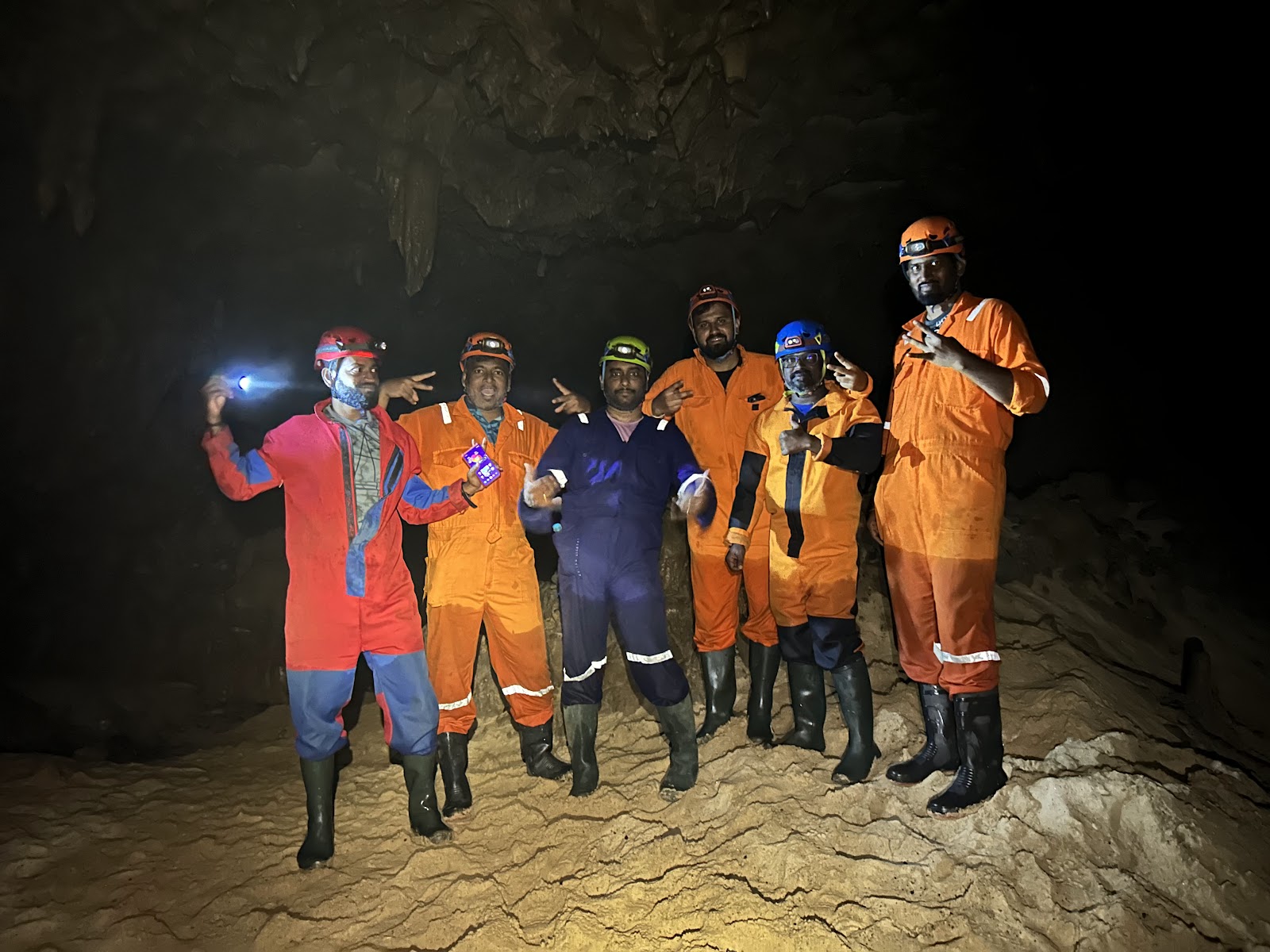 Krem Mawmluh Cave
