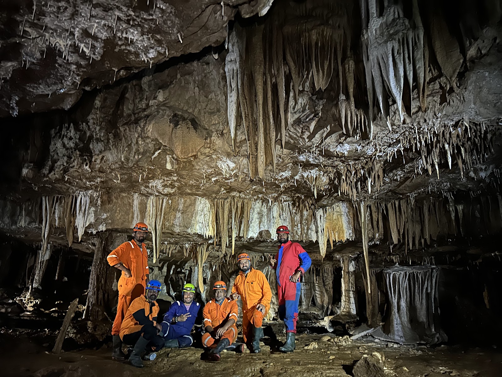 Krem Mawmluh Cave