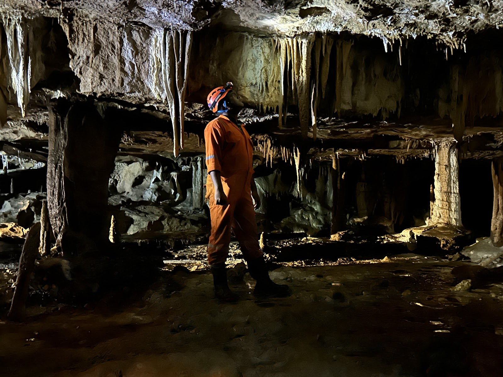 Krem Mawmluh Cave
