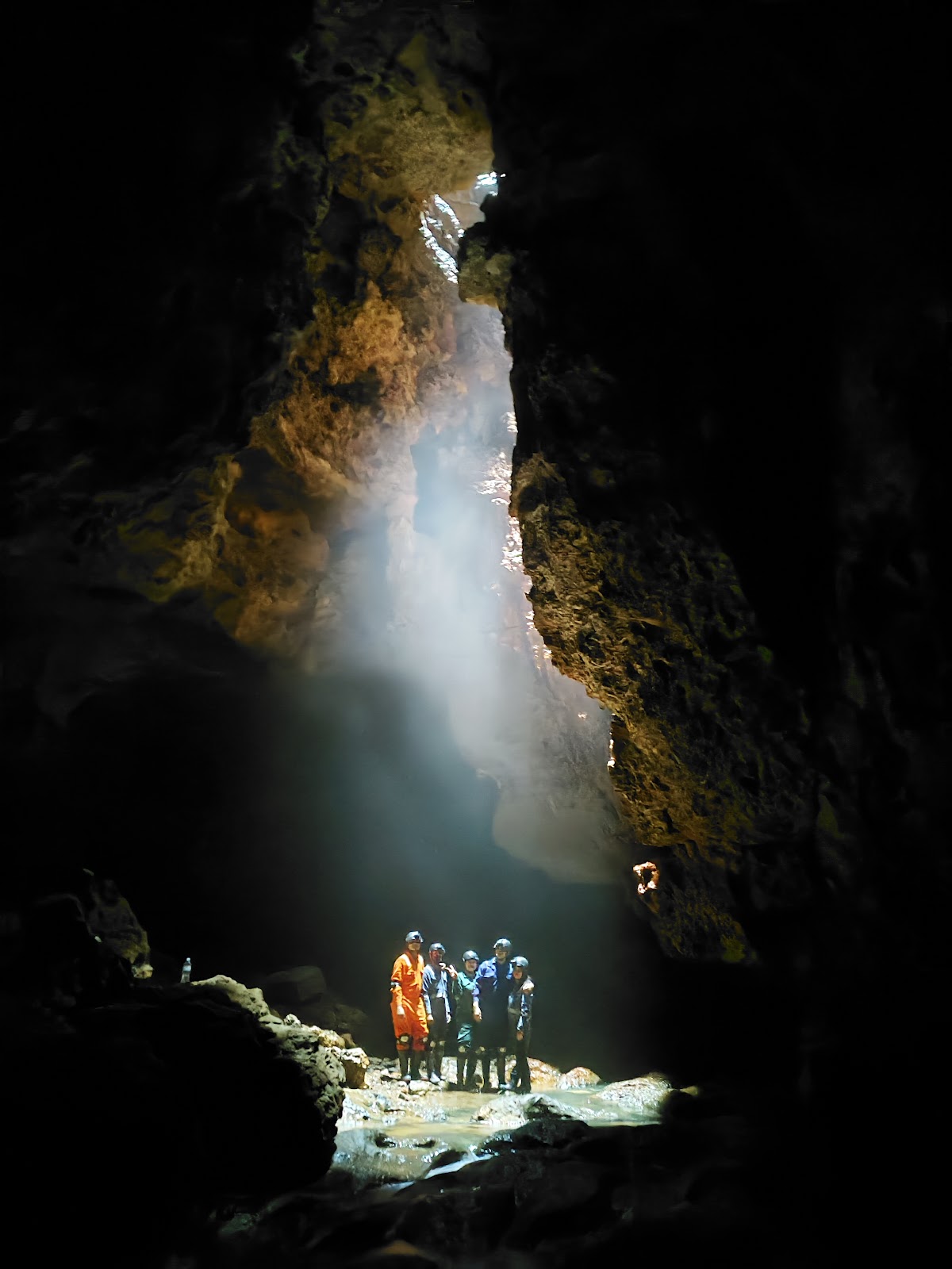 Krem Mawmluh Cave