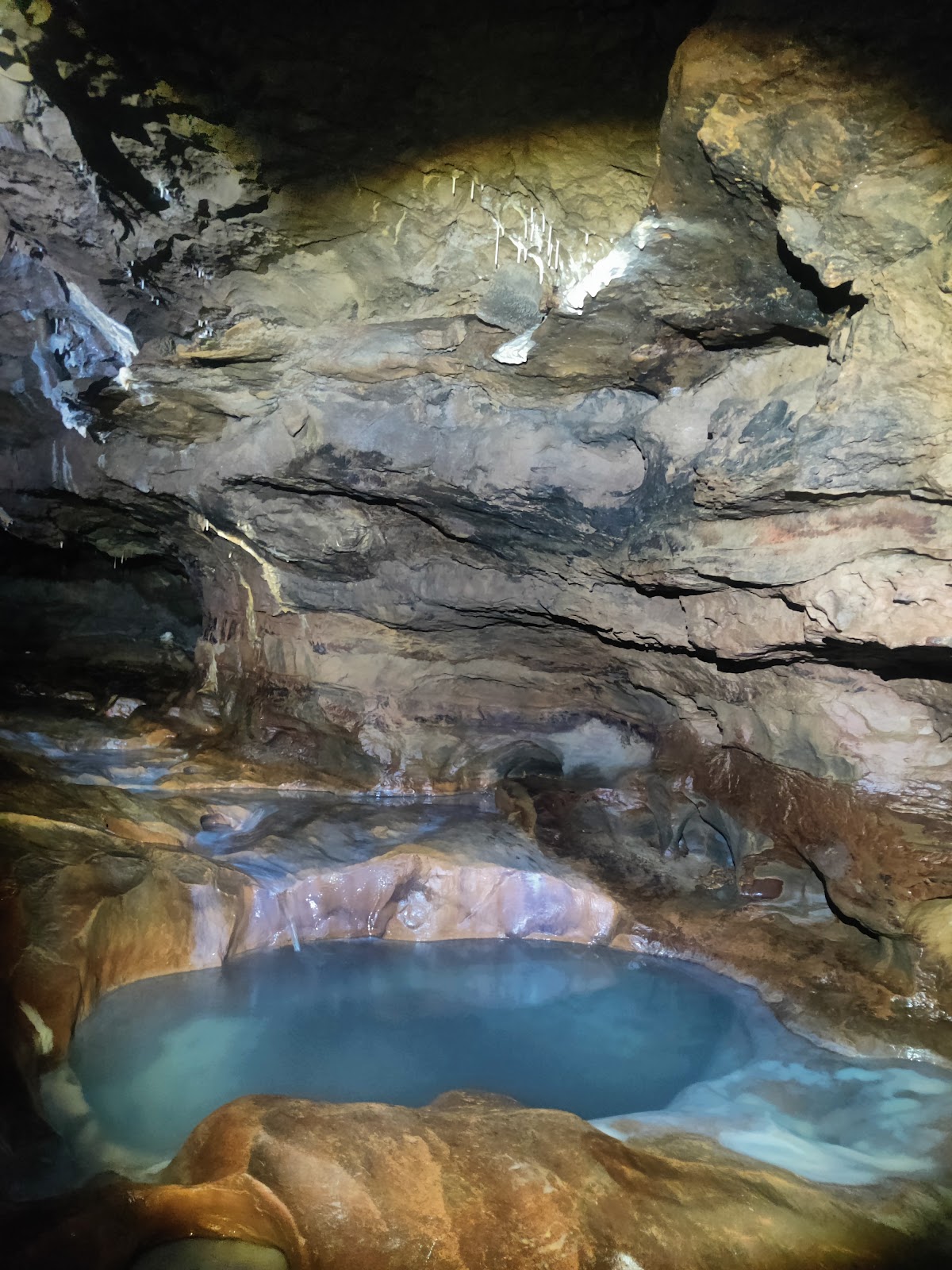 Krem Mawmluh Cave