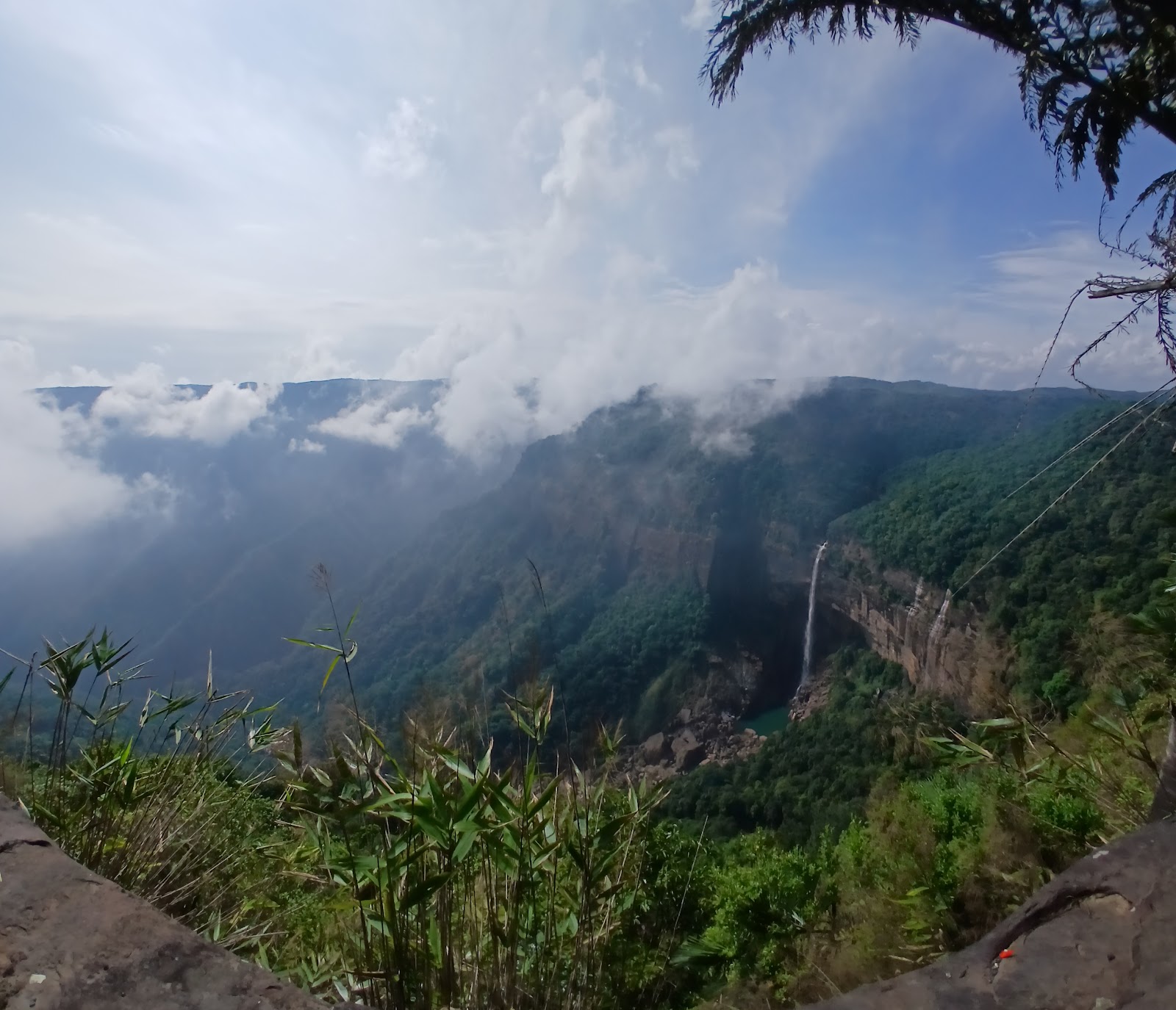 Nohkalikai Falls