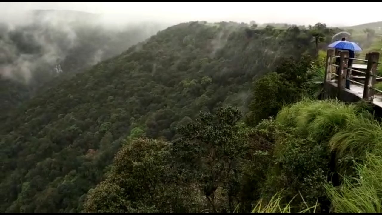 Nohkalikai Falls