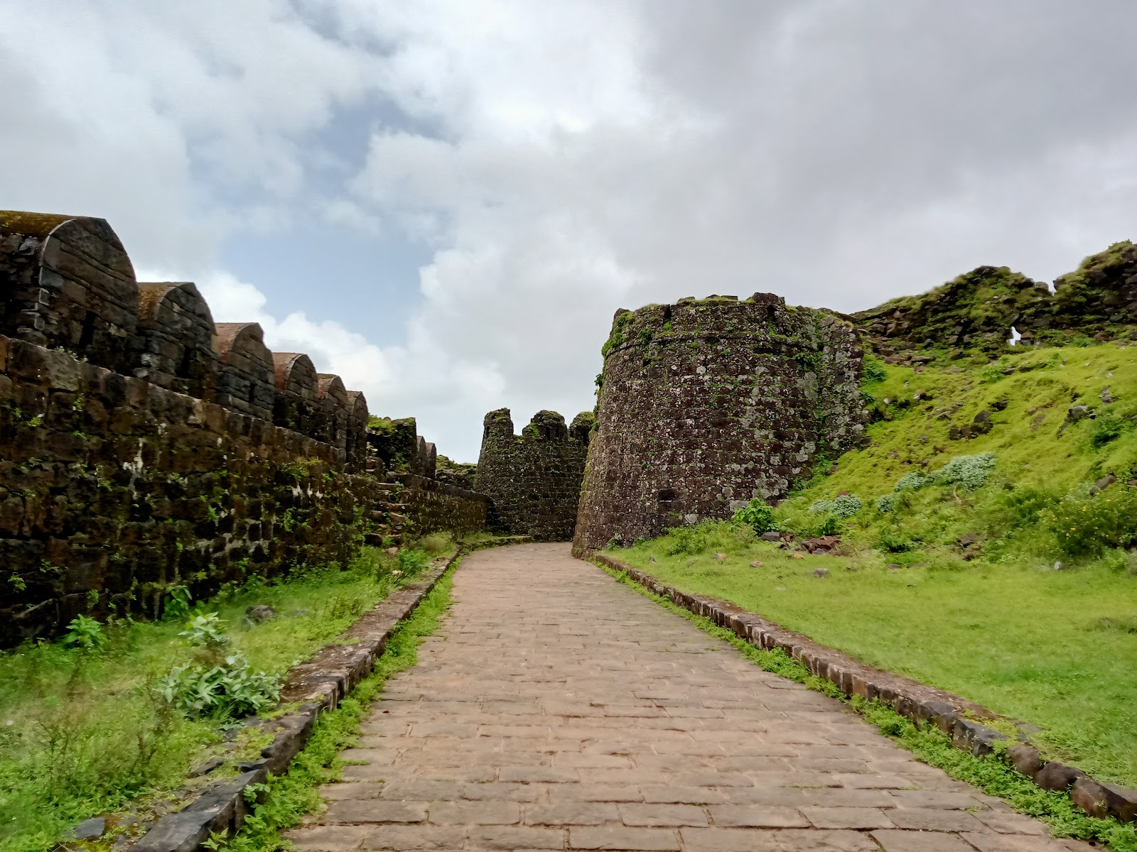 Gawilgarh Fort Ruins