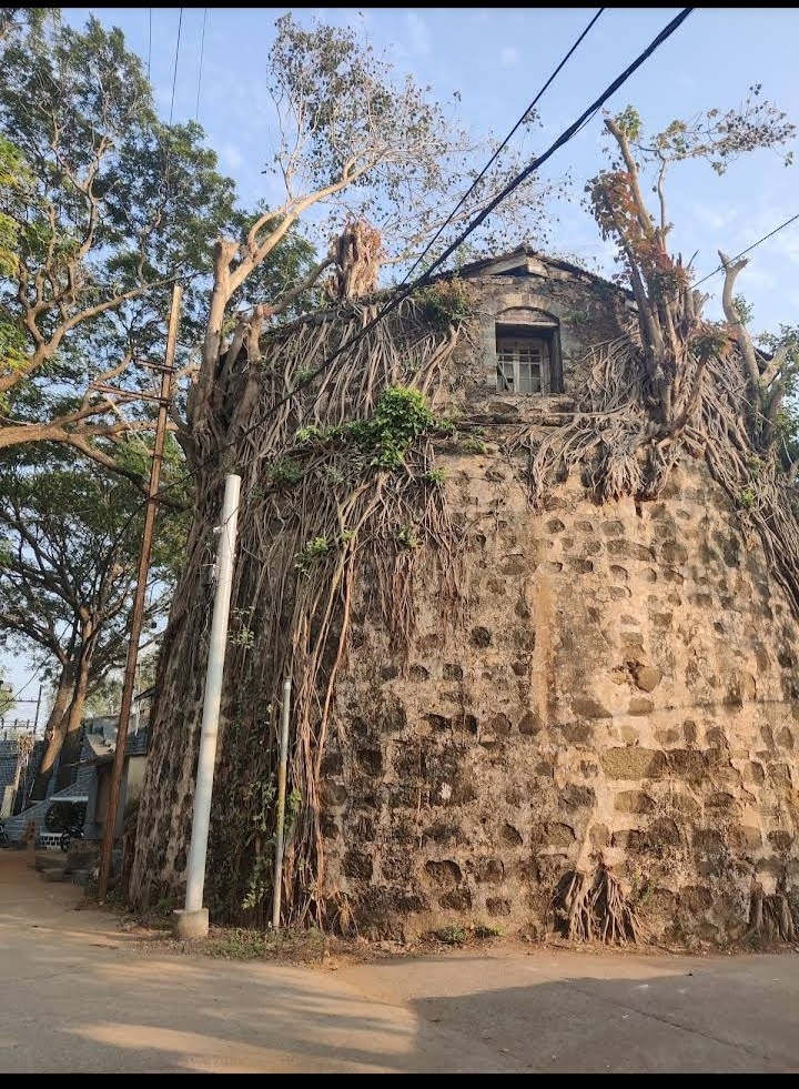 Dahanu Fort