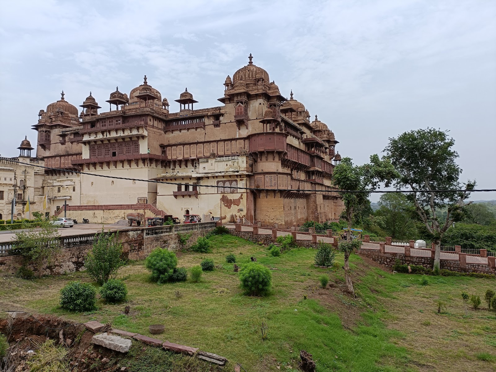 Raja Vir Singh Dev Palace