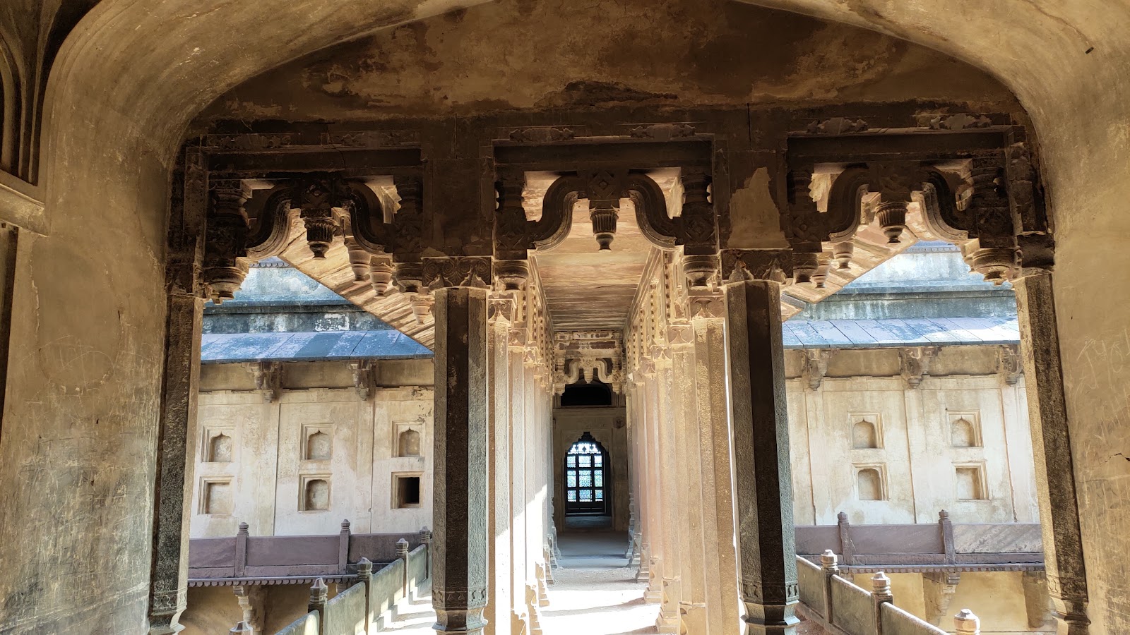 Raja Vir Singh Dev Palace