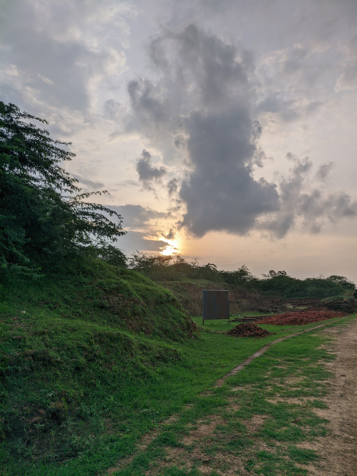 Fatehpur, Uttar Pradesh: Travel Guide, History, Temples & Things to Do