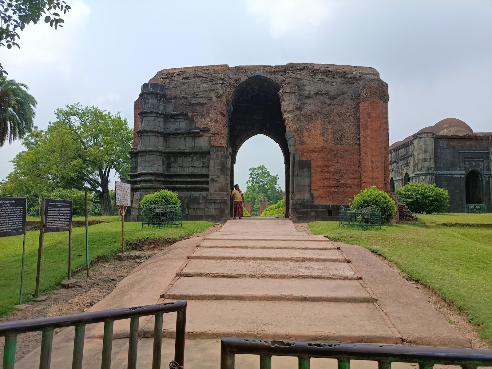 Bara Sona Mosque