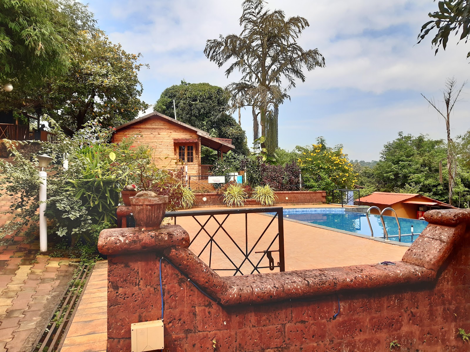 Cozy Woods Hill Resort North Goa