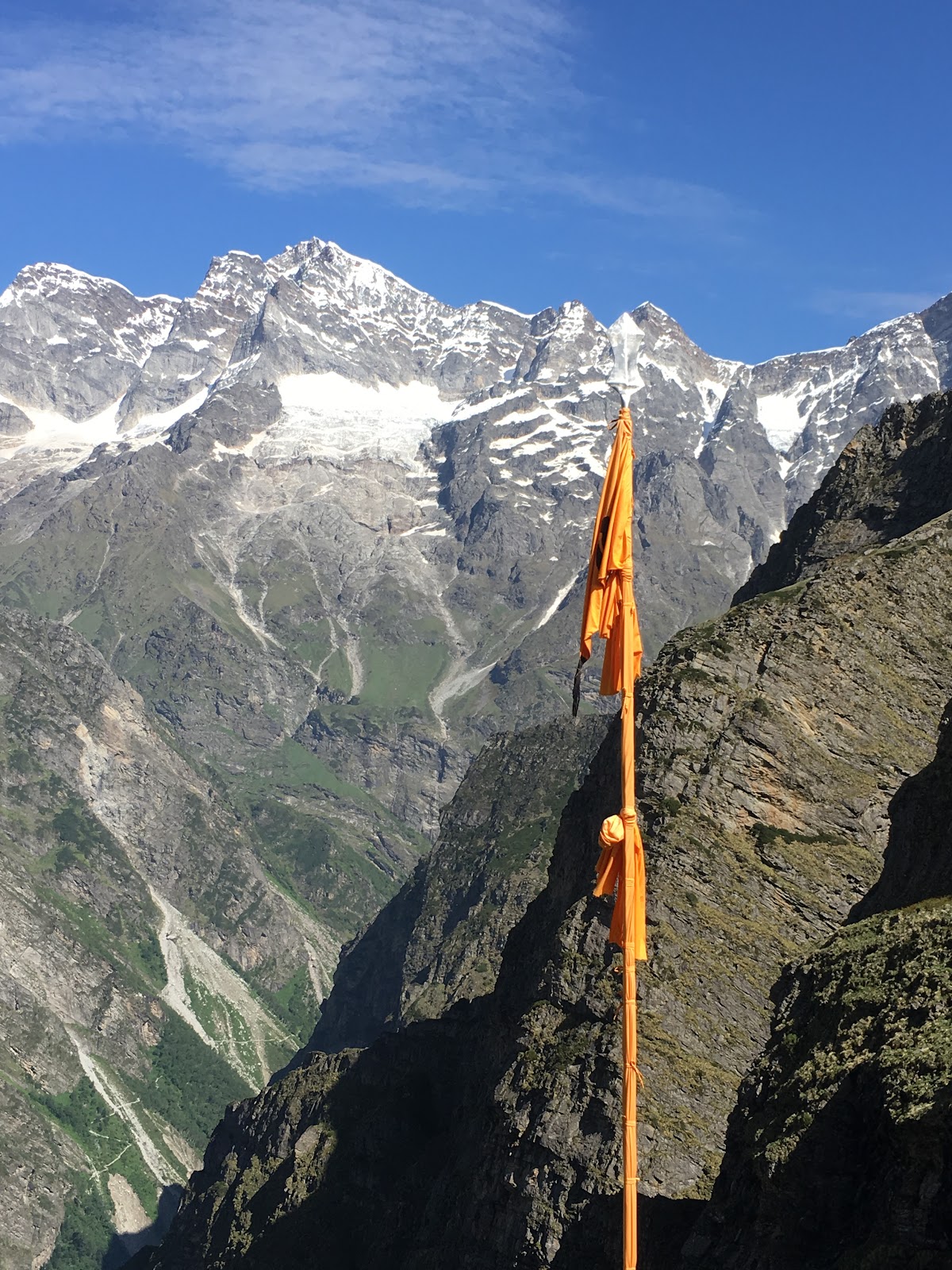 Hemkund Lake