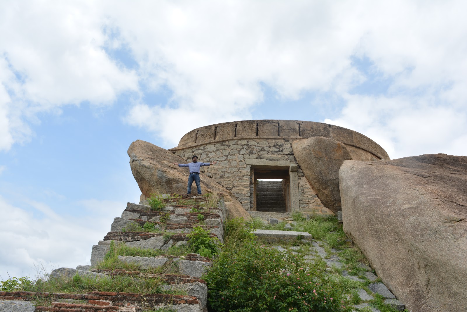 Madhugiri Fort
