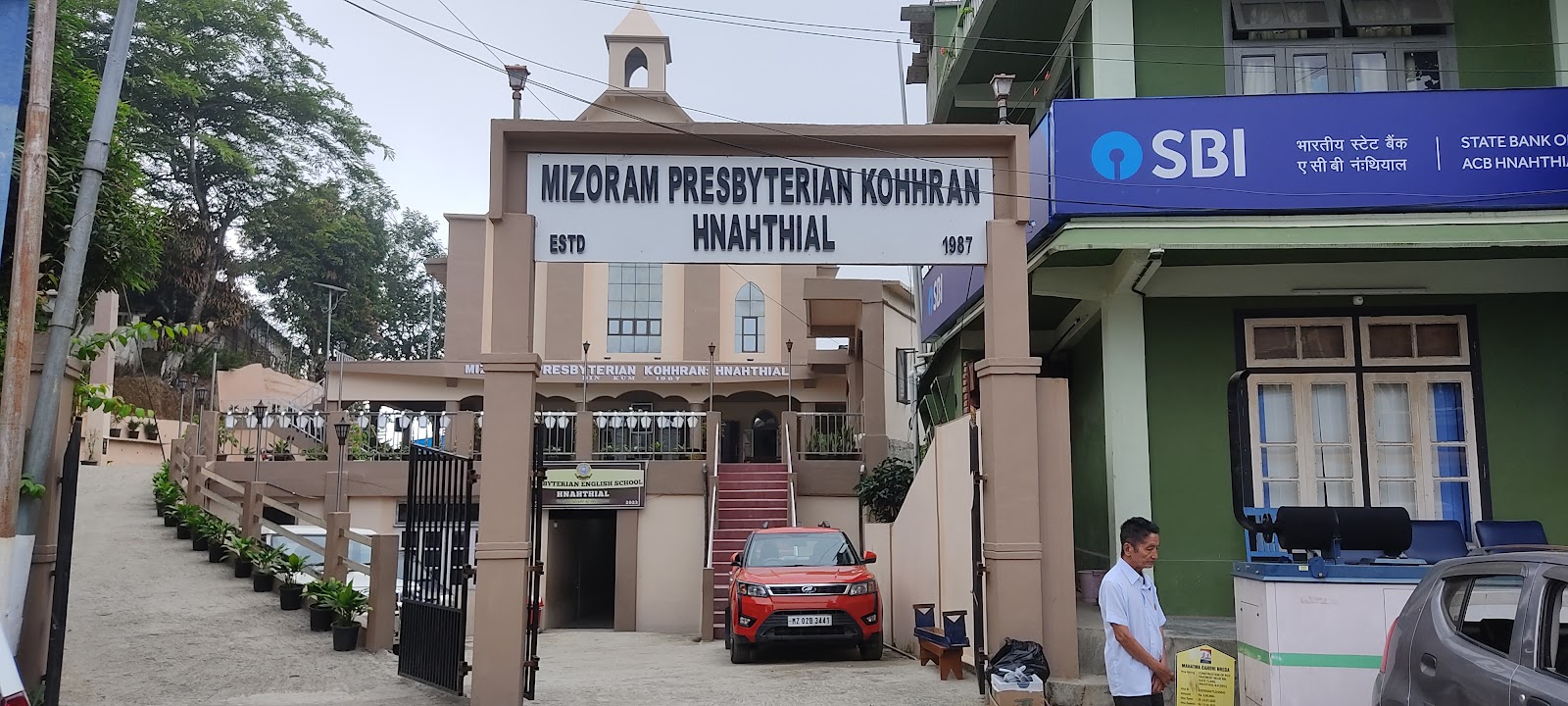 Hnahthial Church Complex