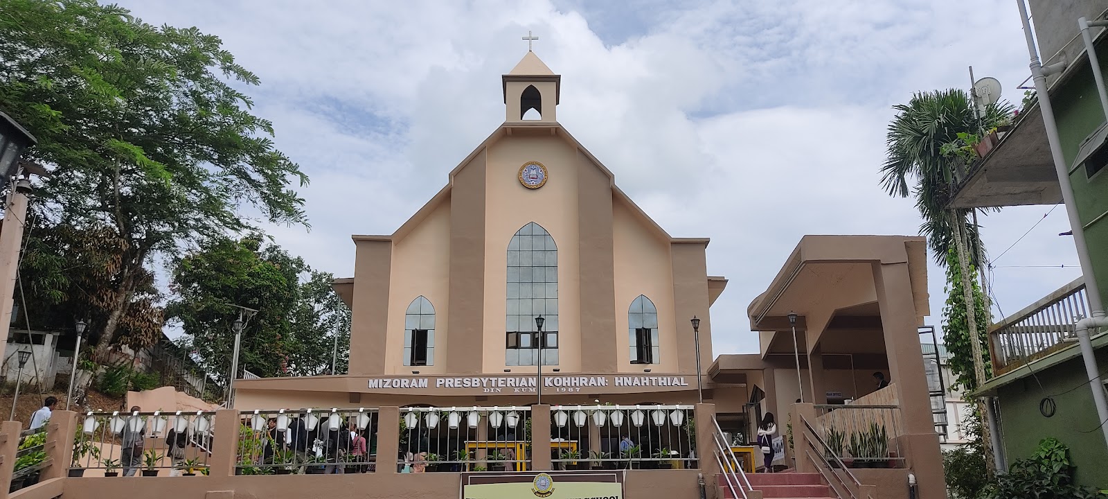 Hnahthial Church Complex