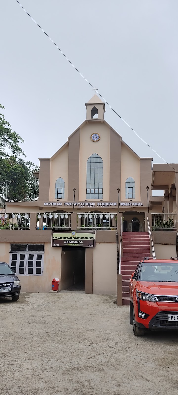 Hnahthial Church Complex