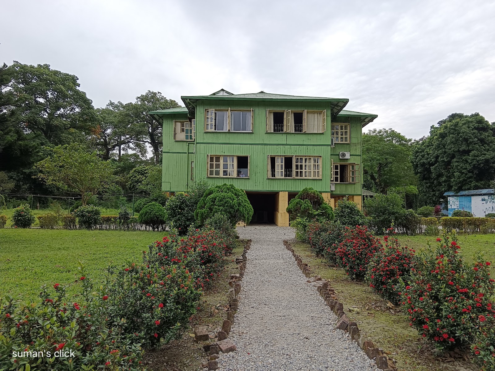 Madarihat Tourist Center