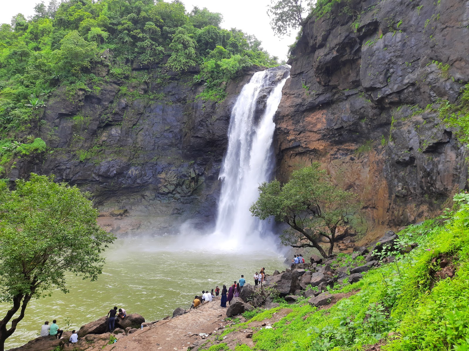 Dabhosa Waterfall
