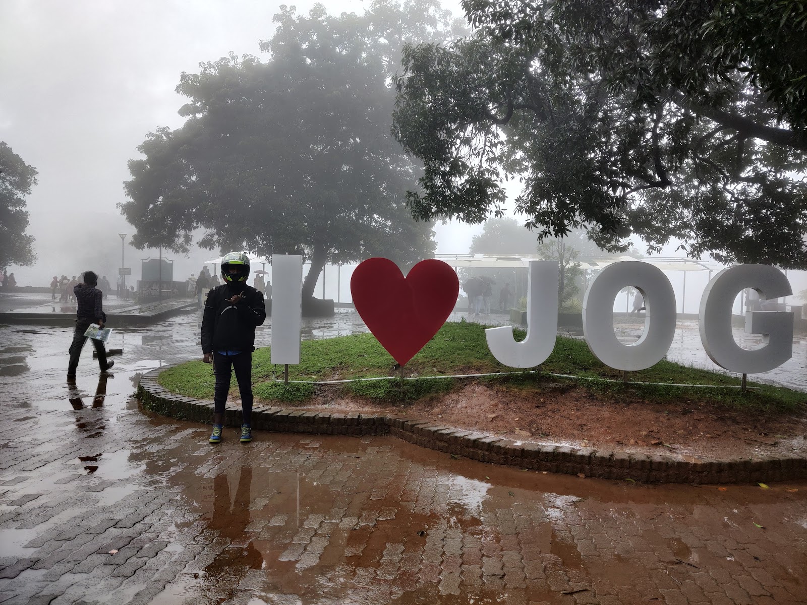 Jog Falls Viewpoint