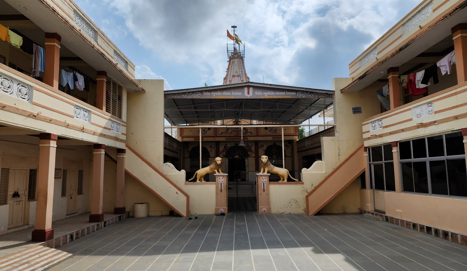 Bala Hanuman Mandir Kadi