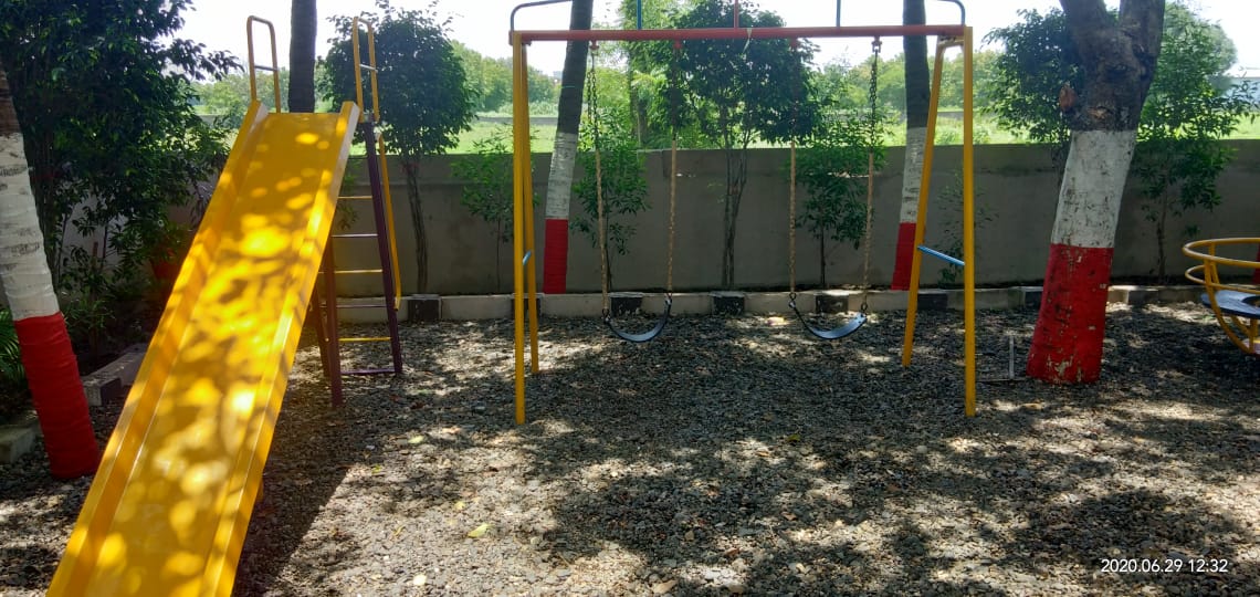 Local Farmers Market Kamrej