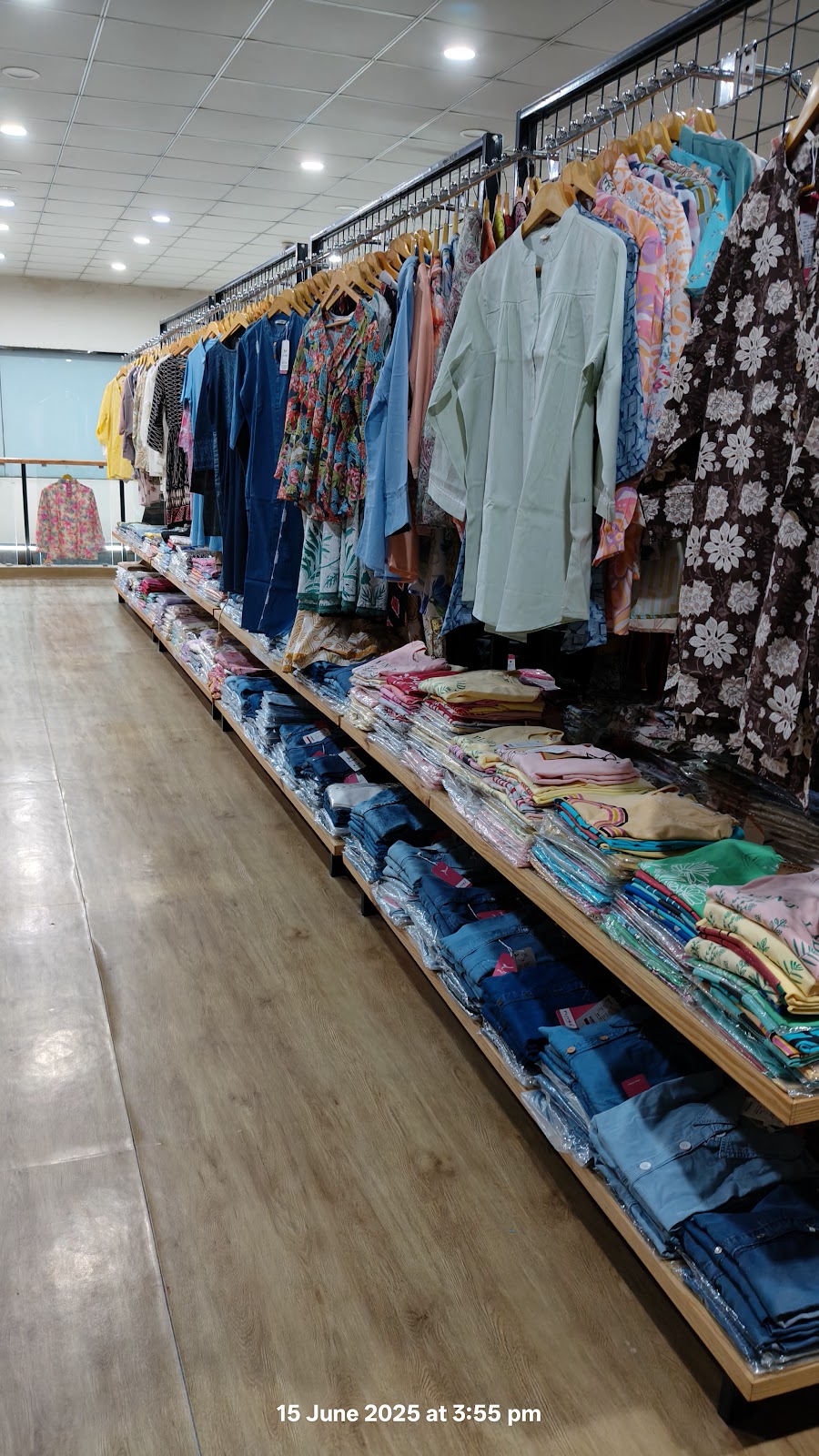 Local Textile Market Kamrej