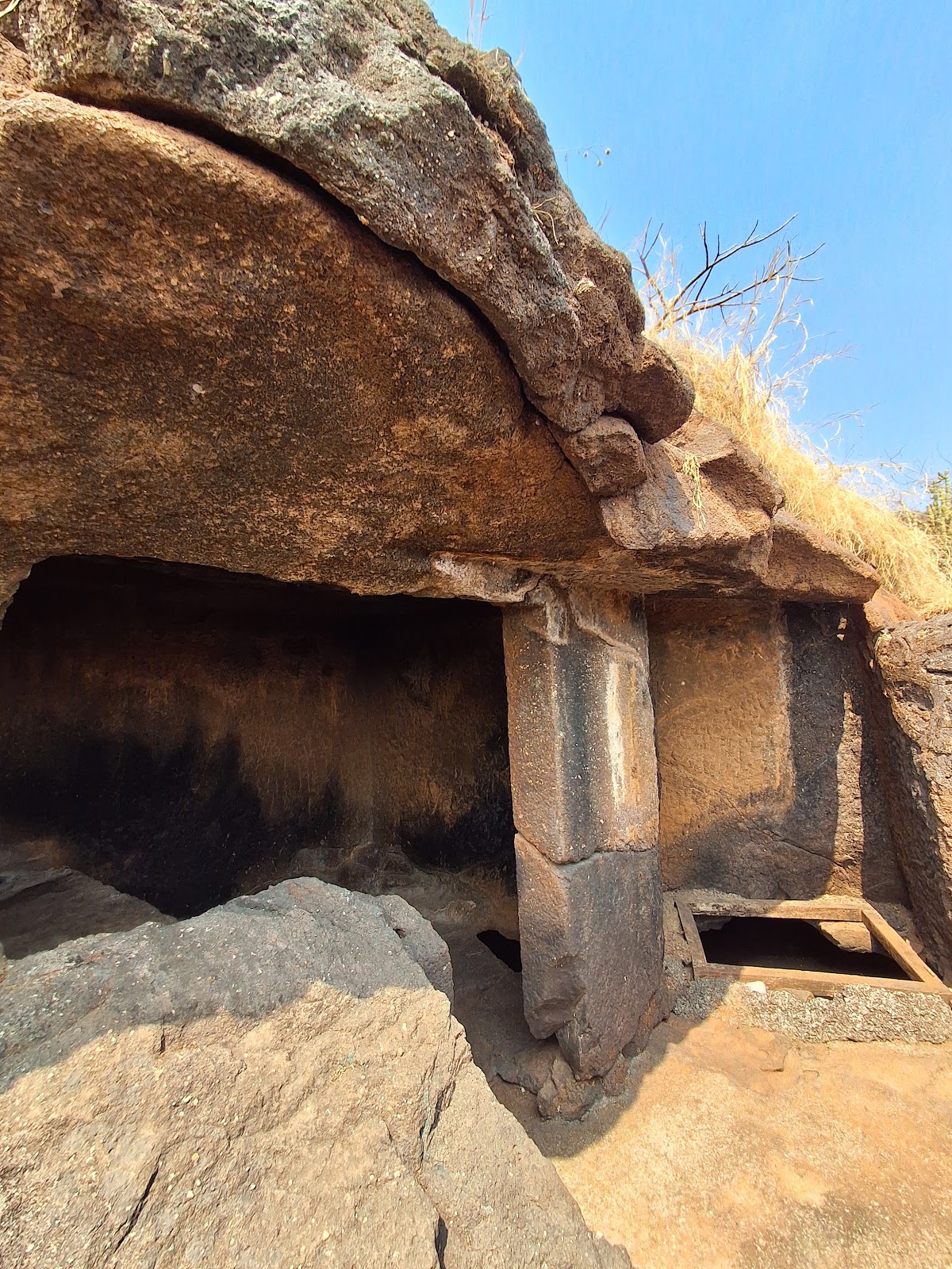 Bedse Caves