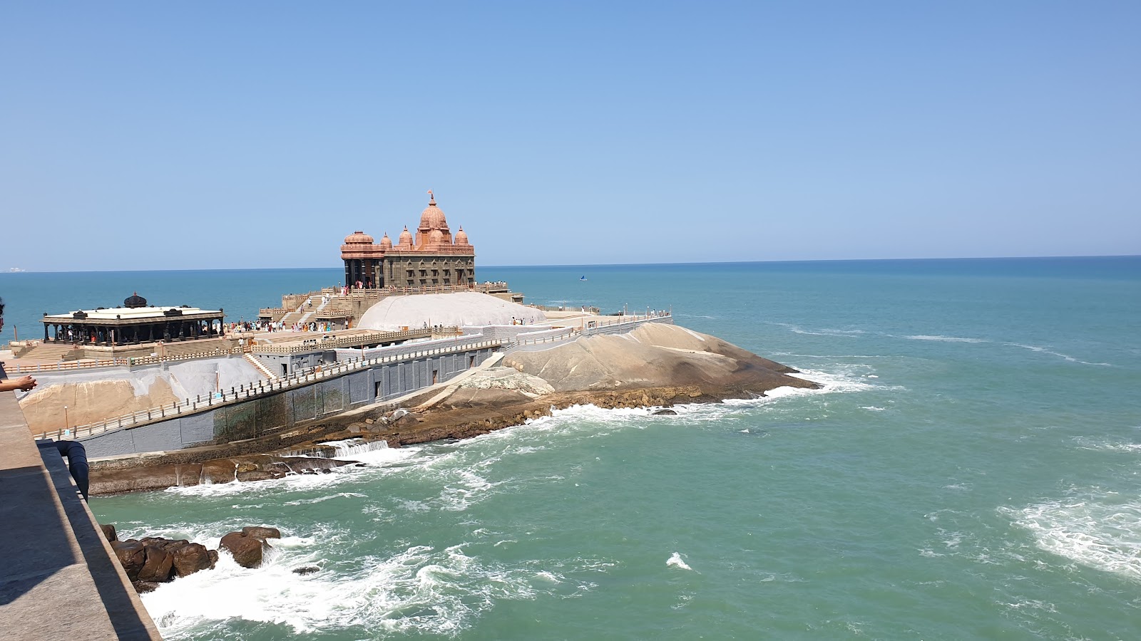Thiruvalluvar Statue