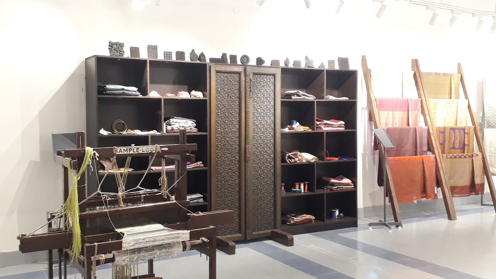 Local Handloom and Weavers Centre