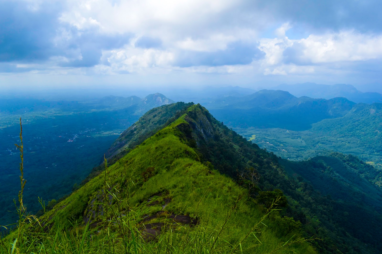 Kattadikkadavu View Point